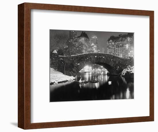 New York Pond in Winter-Bettmann-Framed Photographic Print