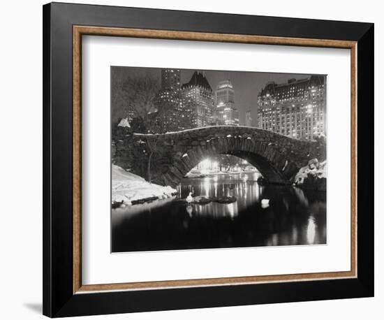 New York Pond in Winter-Bettmann-Framed Photographic Print