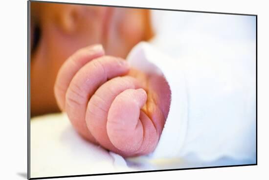 Newborn Baby's Hand-Mauro Fermariello-Mounted Photographic Print