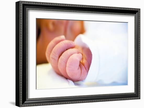 Newborn Baby's Hand-Mauro Fermariello-Framed Photographic Print