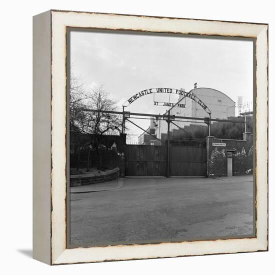 Newcastle United, 1964-Hunter-Framed Premier Image Canvas