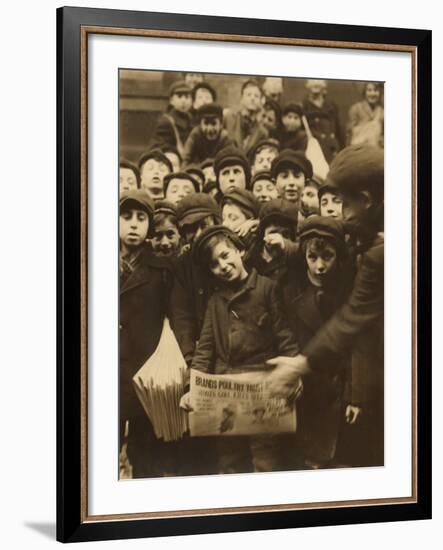 Newsies at the Paper Office, Bank Alley, Syracuse, New York, c.1910-Lewis Wickes Hine-Framed Photo