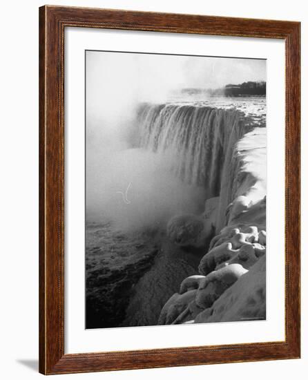 Niagara Falls in Winter-Alfred Eisenstaedt-Framed Photographic Print