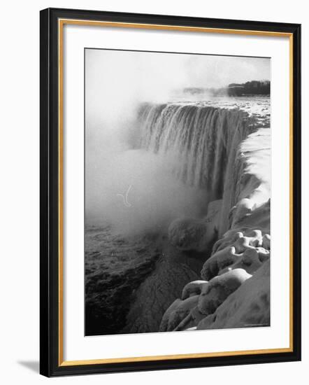 Niagara Falls in Winter-Alfred Eisenstaedt-Framed Photographic Print