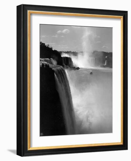 Niagara Falls-null-Framed Photographic Print