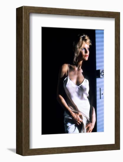 NINE 1/2 WEEKS, 1986 directed by ADRIAN LYNE Kim Basinger (photo)-null-Framed Photo