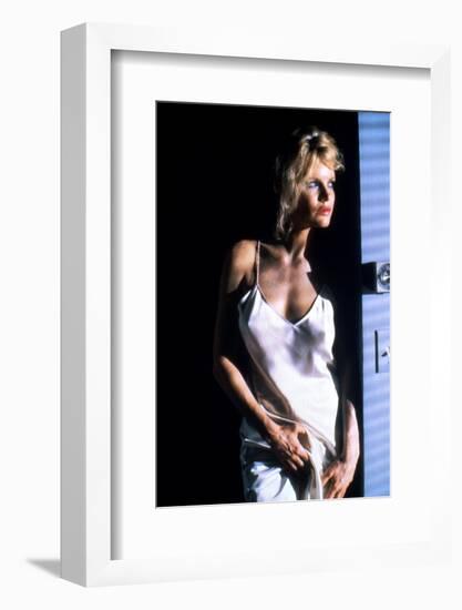 NINE 1/2 WEEKS, 1986 directed by ADRIAN LYNE Kim Basinger (photo)-null-Framed Photo