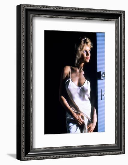 NINE 1/2 WEEKS, 1986 directed by ADRIAN LYNE Kim Basinger (photo)-null-Framed Photo