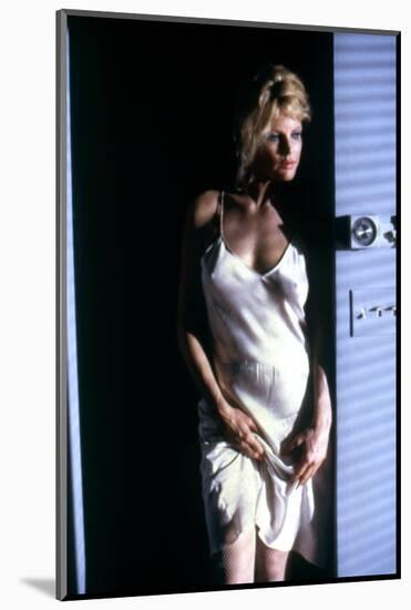 NINE 1/2 WEEKS, 1986 directed by ADRIAN LYNE Kim Basinger (photo)-null-Mounted Photo