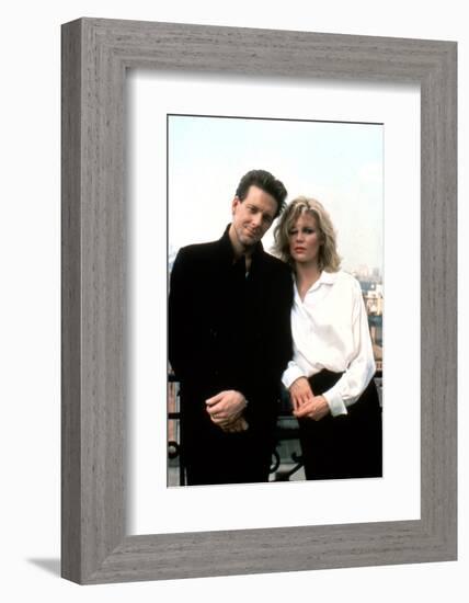 NINE 1/2 WEEKS, 1986 directed by ADRIAN LYNE Mickey Rourke and Kim Basinger (photo)-null-Framed Photo