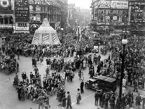 Ve Day Celebrations in London 1945-Nixon Greaves and-Premier Image Canvas