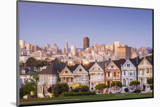 North America, USA, America, California, San Francisco, Alamo Square, the painted ladys and city sk-Jordan Banks-Mounted Photographic Print