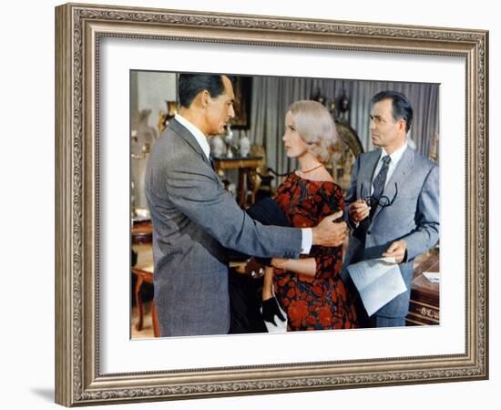 NORTH BY NORTHWEST, 1959 directed by ALFRED HITCHCOCK Cary Grant, Eva Marie Saint and James Mason (-null-Framed Photo