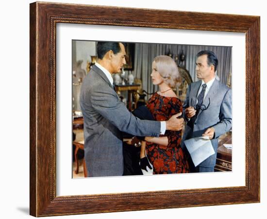 NORTH BY NORTHWEST, 1959 directed by ALFRED HITCHCOCK Cary Grant, Eva Marie Saint and James Mason (-null-Framed Photo