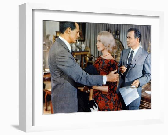 NORTH BY NORTHWEST, 1959 directed by ALFRED HITCHCOCK Cary Grant, Eva Marie Saint and James Mason (-null-Framed Photo