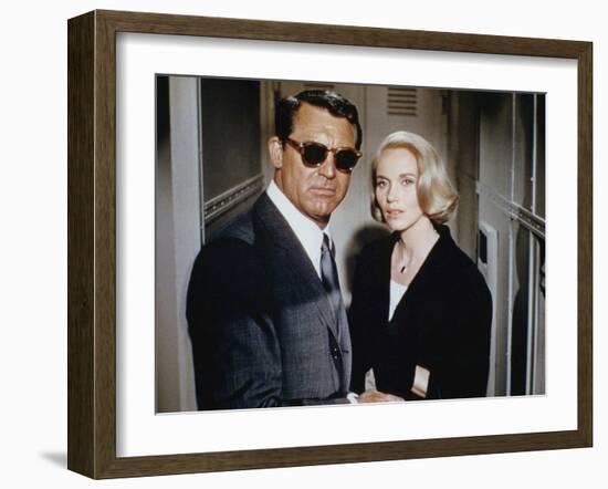 NORTH BY NORTHWEST, 1959 directed by ALFRED HITCHCOCK Cary Grant / Eva Marie Saint (photo)-null-Framed Photo