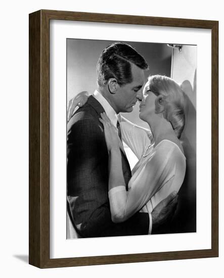 North by Northwest, Cary Grant, Eva Marie Saint, 1959-null-Framed Photo