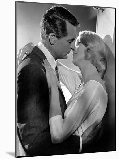 North by Northwest, Cary Grant, Eva Marie Saint, 1959-null-Mounted Photo