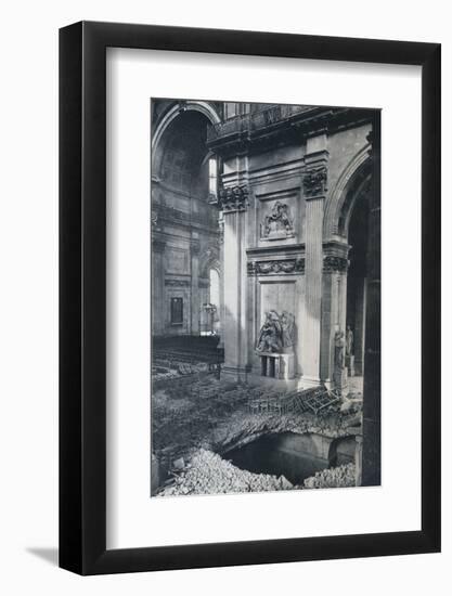 'North Transept of St. Paul's Cathedral after bombing, 1941'-Unknown-Framed Photographic Print