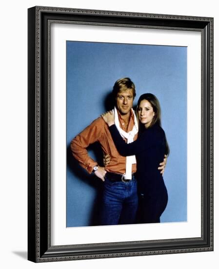 Nos plus Belles Annees THE WAY WE WERE by Sydney Pollack with Robert Redford and Barbra Streisand, -null-Framed Photo