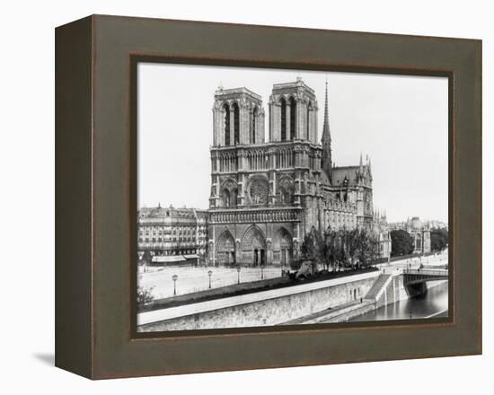 Notre Dame Cathedral-Bettmann-Framed Premier Image Canvas