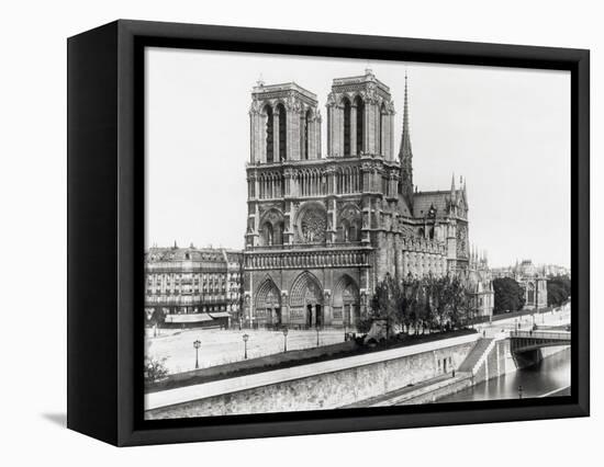 Notre Dame Cathedral-Bettmann-Framed Premier Image Canvas