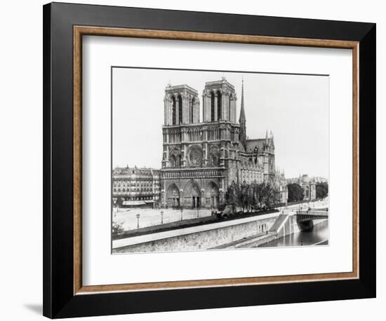 Notre Dame Cathedral-Bettmann-Framed Photographic Print