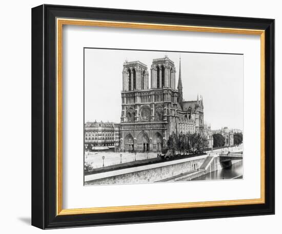 Notre Dame Cathedral-Bettmann-Framed Photographic Print