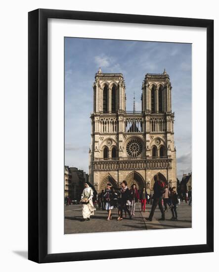 Notre Dame De Paris-Lindsay Daniels-Framed Photographic Print