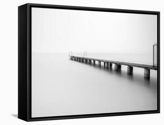 Nowhere-Design Fabrikken-Framed Premier Image Canvas