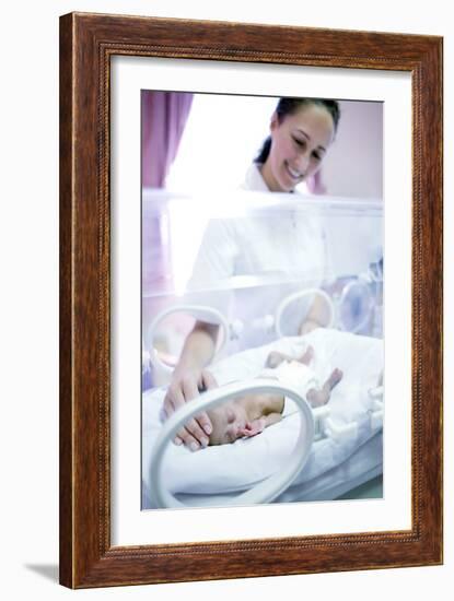 Nurse And Premature Baby-Science Photo Library-Framed Photographic Print