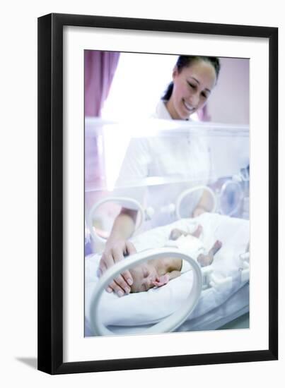 Nurse And Premature Baby-Science Photo Library-Framed Photographic Print