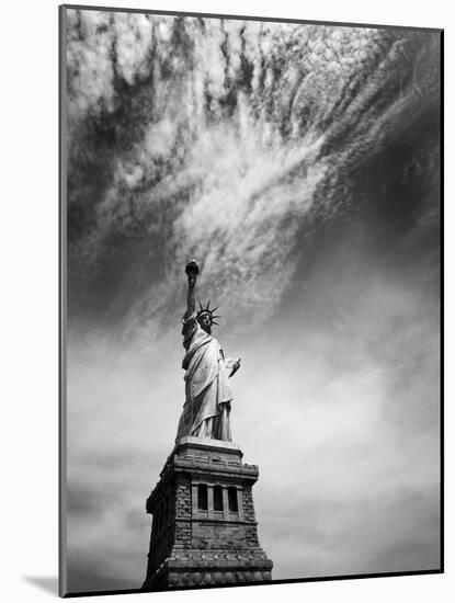 NYC Miss Liberty-Nina Papiorek-Mounted Photographic Print