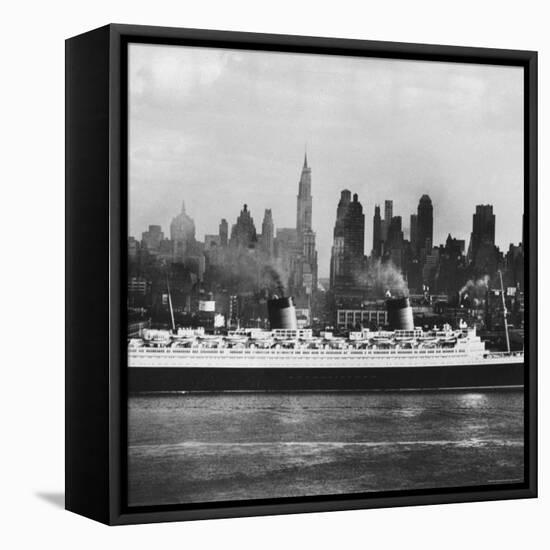Oceanliner 'Queen Elizabeth' on the Hudson River-Andreas Feininger-Framed Premier Image Canvas