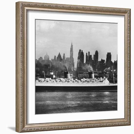 Oceanliner 'Queen Elizabeth' on the Hudson River-Andreas Feininger-Framed Photographic Print