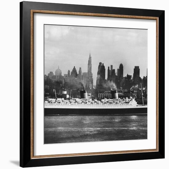 Oceanliner 'Queen Elizabeth' on the Hudson River-Andreas Feininger-Framed Photographic Print