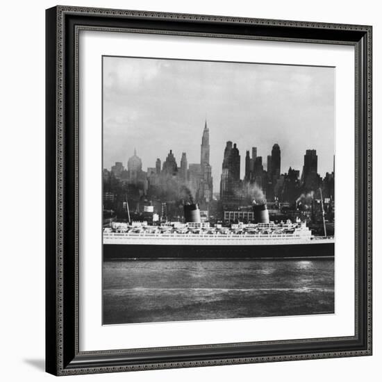 Oceanliner 'Queen Elizabeth' on the Hudson River-Andreas Feininger-Framed Photographic Print