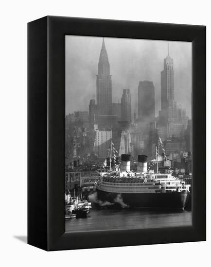 Oceanliner Queen Elizabeth Sailing in to Port-Andreas Feininger-Framed Premier Image Canvas