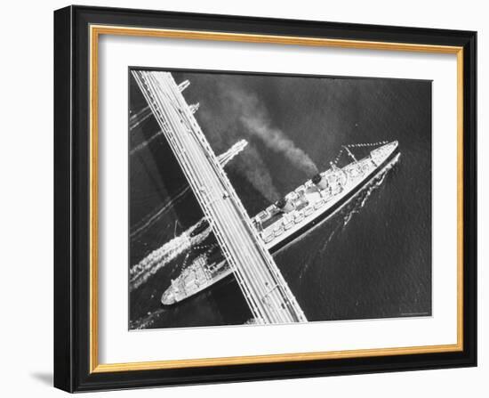 Oceanliner, Queen Mary on Last Sailing from New York to England-Arthur Schatz-Framed Photographic Print