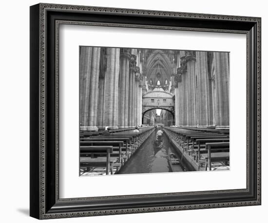 Oduomomio-Thomas Barbey-Framed Giclee Print