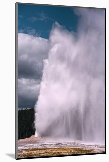 Old Faithful Yellowstone National Park-Belinda Shi-Mounted Photographic Print