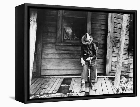 Old man, Washington, Pennsylvania, 1936-Dorothea Lange-Framed Premier Image Canvas