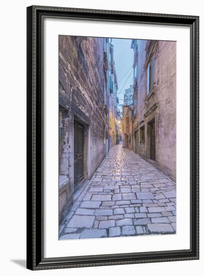 Old Town Alley-Rob Tilley-Framed Photographic Print