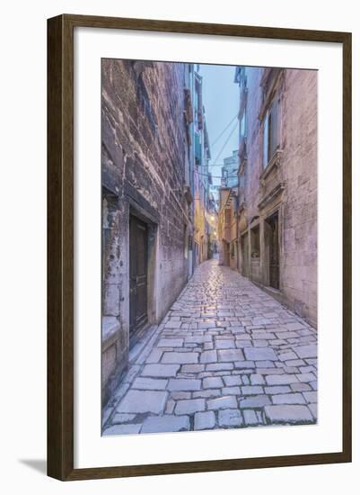 Old Town Alley-Rob Tilley-Framed Photographic Print