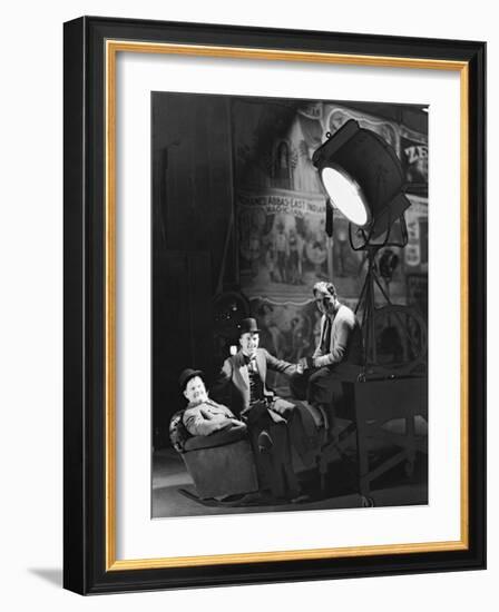 Oliver Hardy, Stan Laurel, Hal Roach-null-Framed Photographic Print