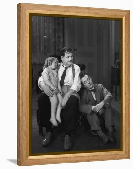 Oliver Hardy, Stan Laurel, Jacquie Lyn, Pack Up Your Troubles, 1932-null-Framed Premier Image Canvas