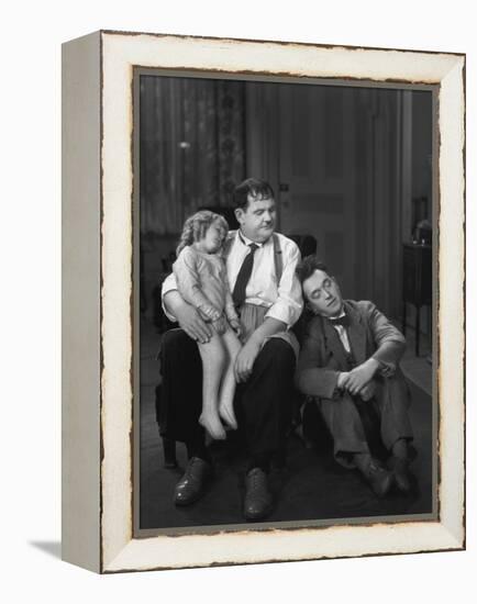 Oliver Hardy, Stan Laurel, Jacquie Lyn, Pack Up Your Troubles, 1932-null-Framed Premier Image Canvas