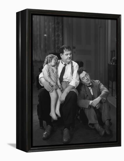 Oliver Hardy, Stan Laurel, Jacquie Lyn, Pack Up Your Troubles, 1932-null-Framed Premier Image Canvas