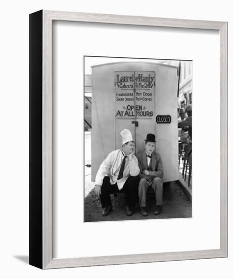 Oliver Hardy, Stan Laurel, Pack Up Your Troubles, 1932-null-Framed Photographic Print