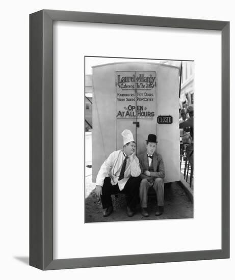 Oliver Hardy, Stan Laurel, Pack Up Your Troubles, 1932-null-Framed Photographic Print